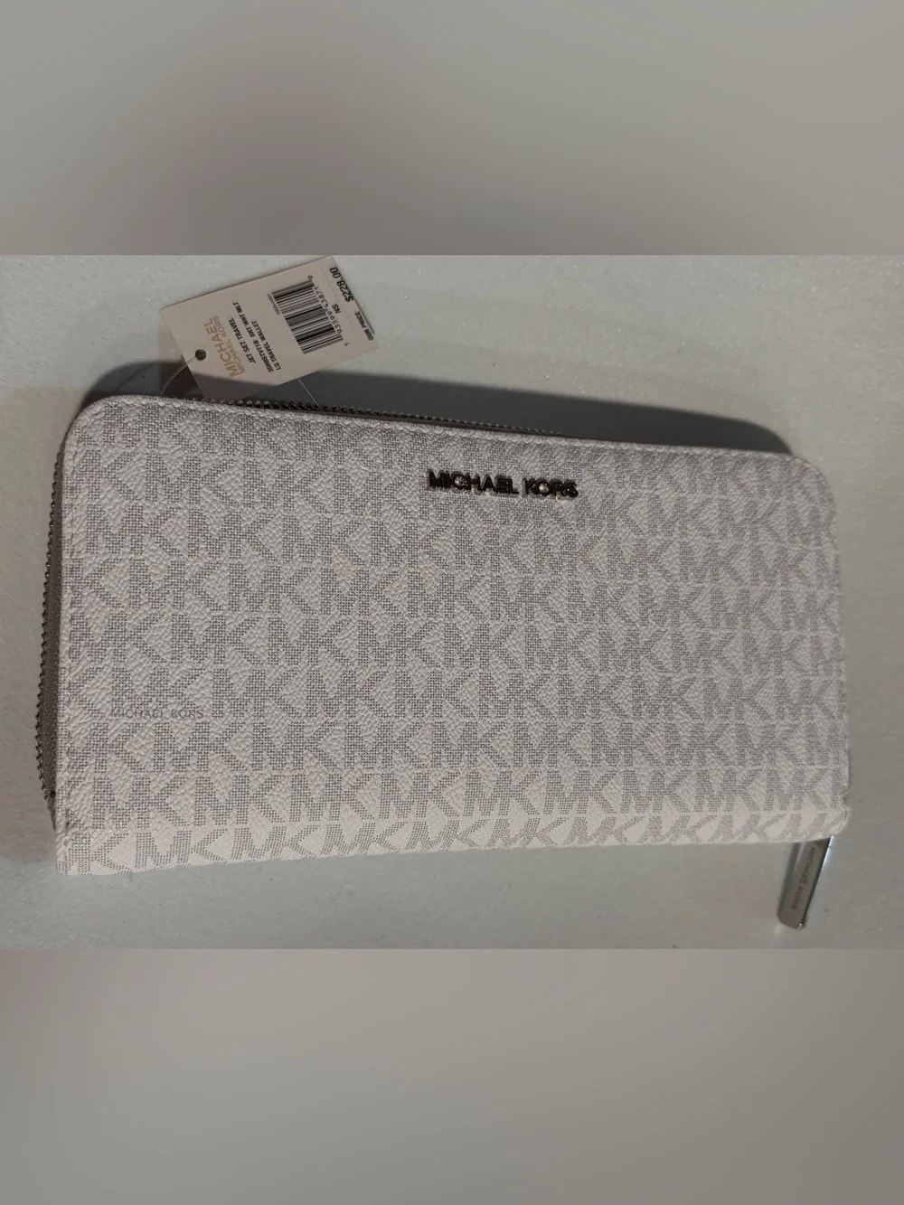 JET SET TRAVEL 35H8STVT1B BRT WHT MLT LG TRAVEL WALLET